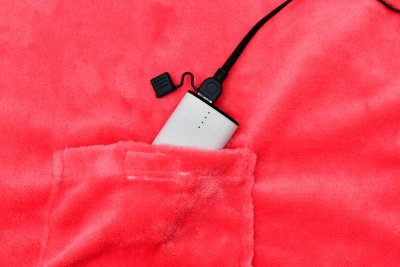 モバイルバッテリー収納ポケット付き♪