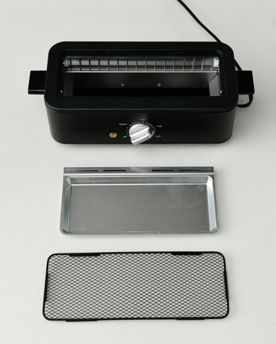 焼き網、水トレイは丸洗い可能