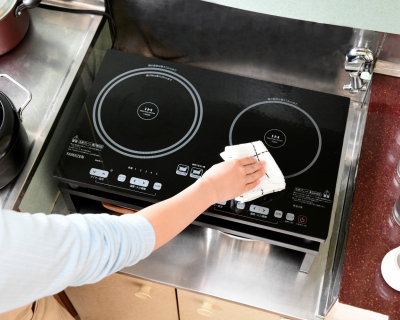 お掃除がしやすいフルフラット天板の「２口ＩＨ調理器 YET-W1452」