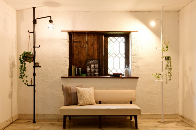 配線器具のない場所に設置する様子