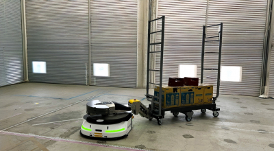 導入する㈱LexxPluss「Lexx500」の使用イメージ(画像左のAMR、画像提供：㈱LexxPluss)