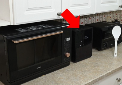 狭いキッチンでもすっきり置ける縦に長いキューブ型のデザイン