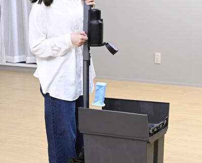 3.    ゴミ捨てはワンタッチで、簡単・清潔