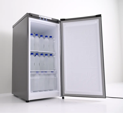 一晩入れておくだけで「飲める氷」を手軽に生成