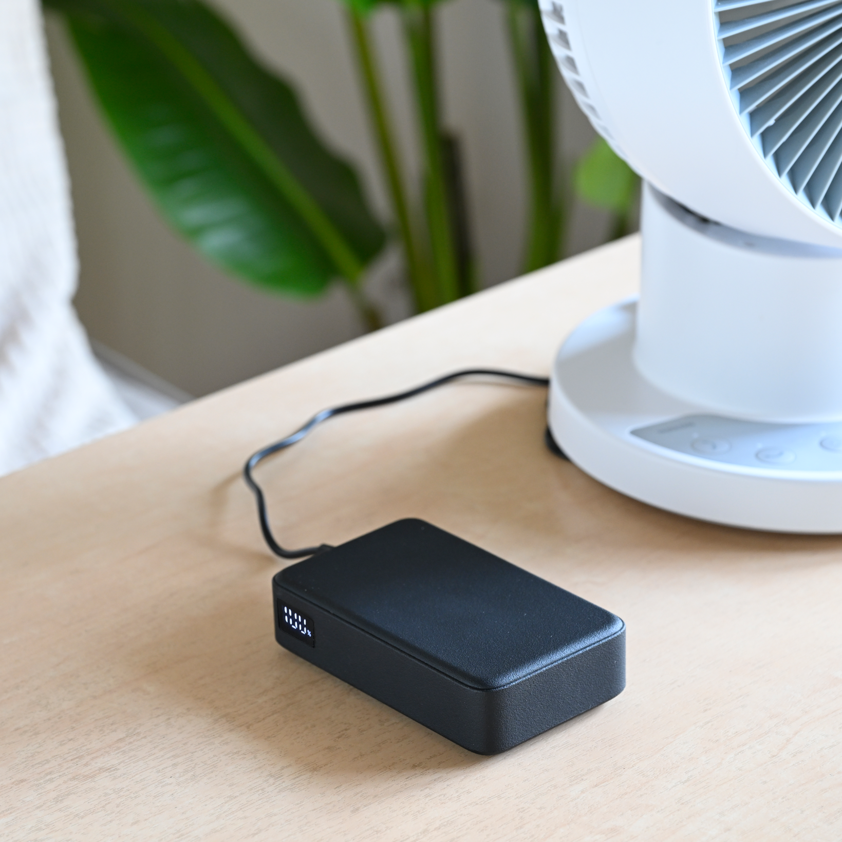 準固体モバイルバッテリー」を新発売 | ニュース | 株式会社山善