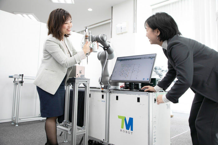 デモンストレーションしている風景