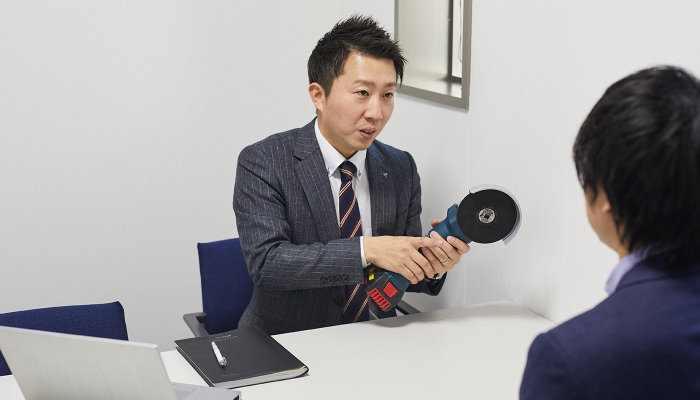 営業している様子