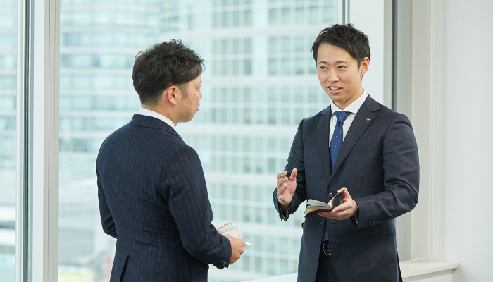 打ち合わせしている様子