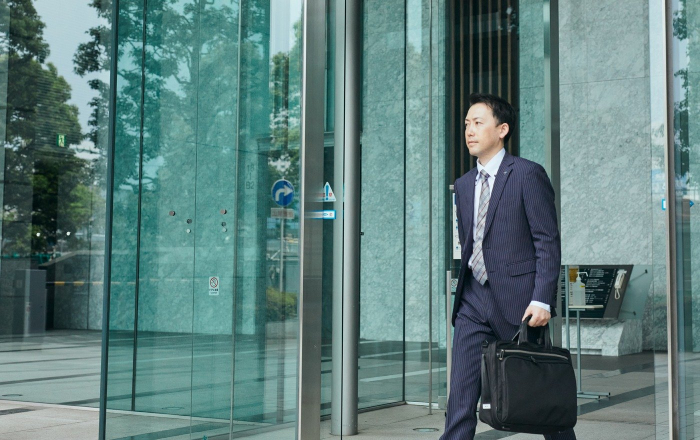 営業に向かう様子