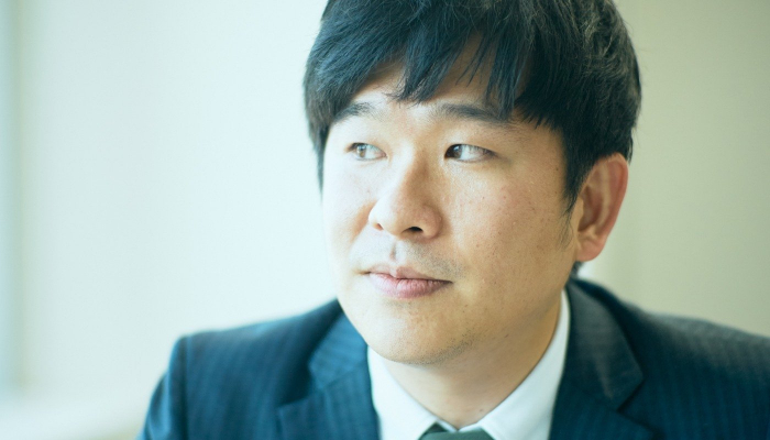 当時のことを振り返る三嶋