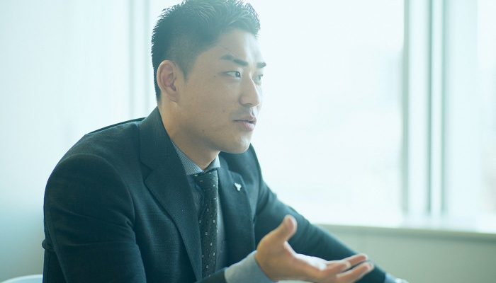 営業担当になった当時のことを話す谷奥