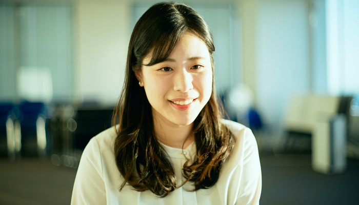 仕事をする上で大切にしていることについて話す久保