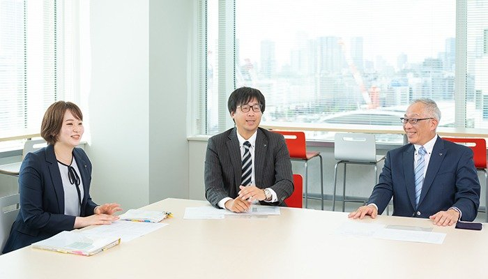 西澤について話す3人