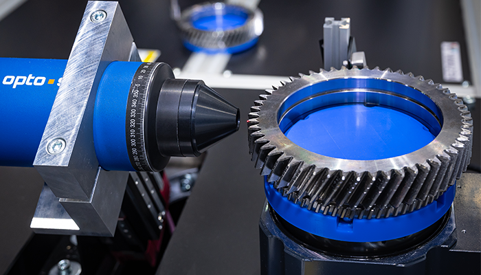 ケン・オートメーション社取扱いの「非接触粗さ測定」。展示会の自動化ラインにも新規開拓したメーカーが含まれている。