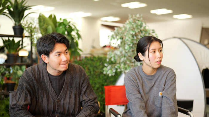 座談会開始前の内定者お二人はかなり緊張気味・・