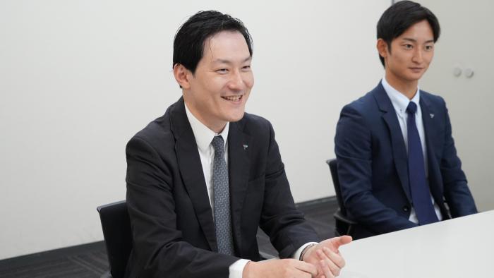 課長職として周囲と共に課題を解決し活躍する姿が、後輩の道標になればと話す瀧川