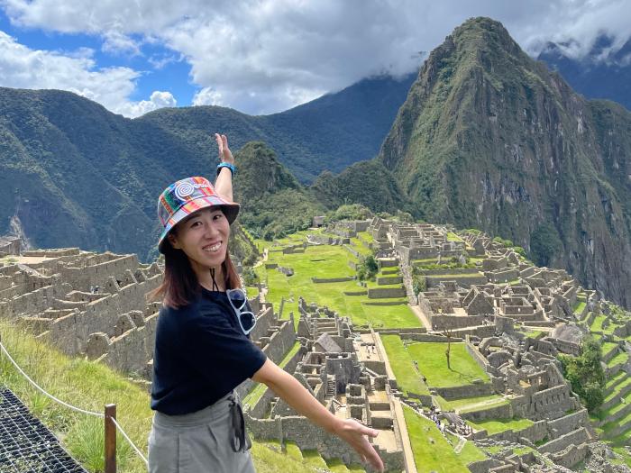 ペルー・マチュピチュでの１枚。インドネシアの「レバラン」の長期休暇（断食明けの大祭）を利用し、毎年海外旅行を楽しんでいる