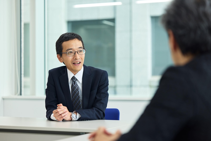 月岡 深志 氏